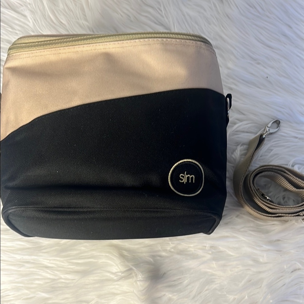 Black and Cream Women's Bagl